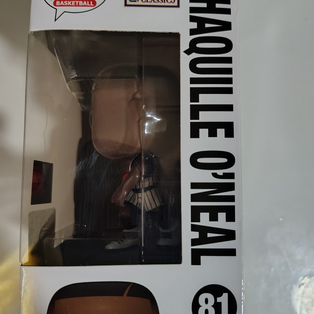 Funko Pop! Basketball Shaquille O'Neal (Orlando Magic) #81 - White/Blue - Picture 2 of 4